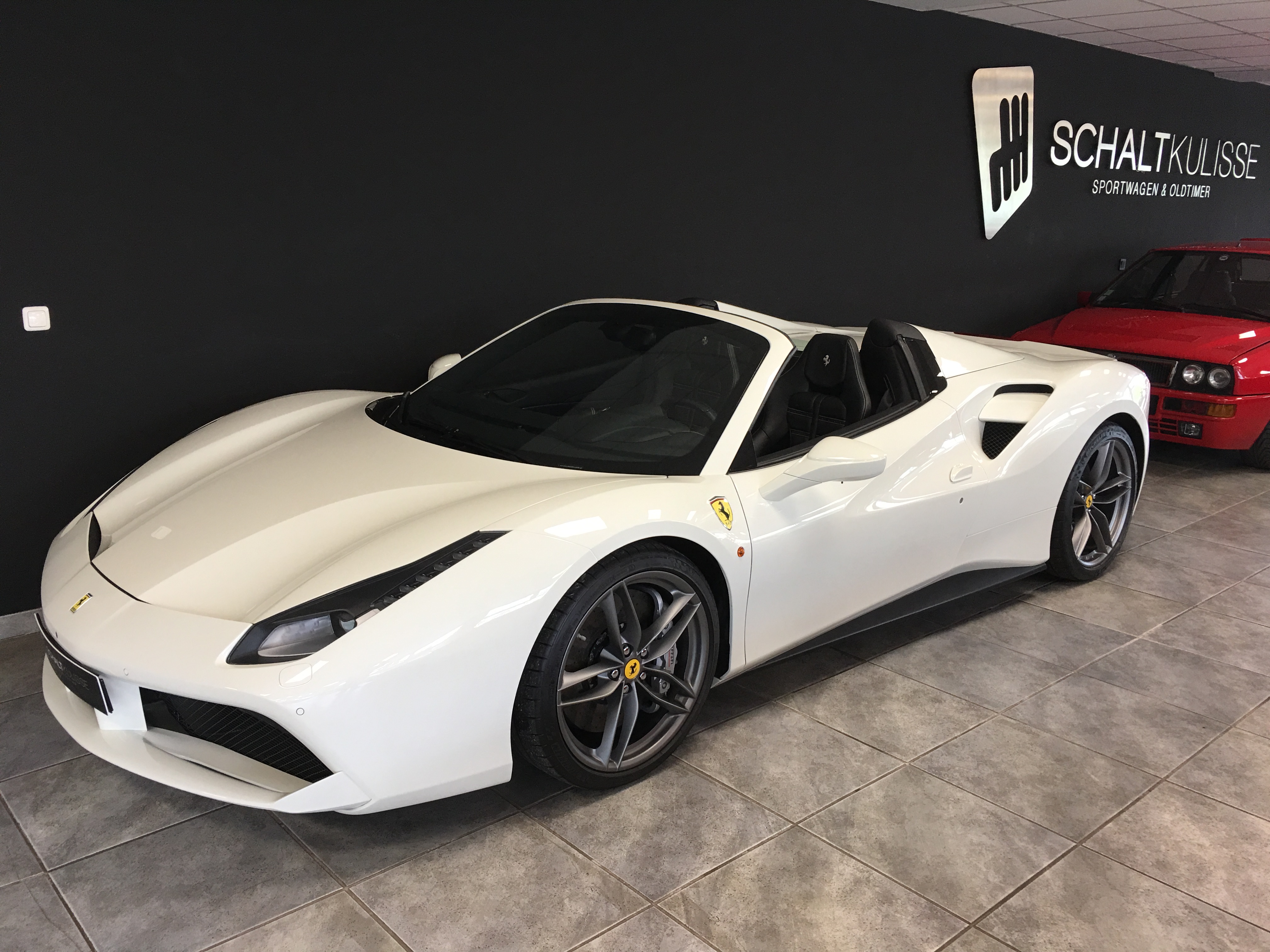 https://sportwagen-versicherungen.de/wp-content/uploads/Ferrari_488_Spider_1.jpg