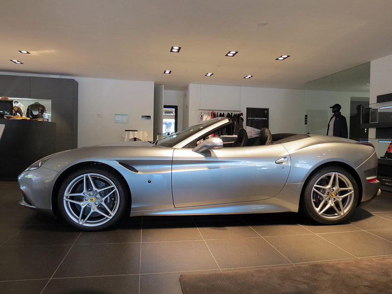 https://sportwagen-versicherungen.de/wp-content/uploads/Ferrari_California_T_2.png