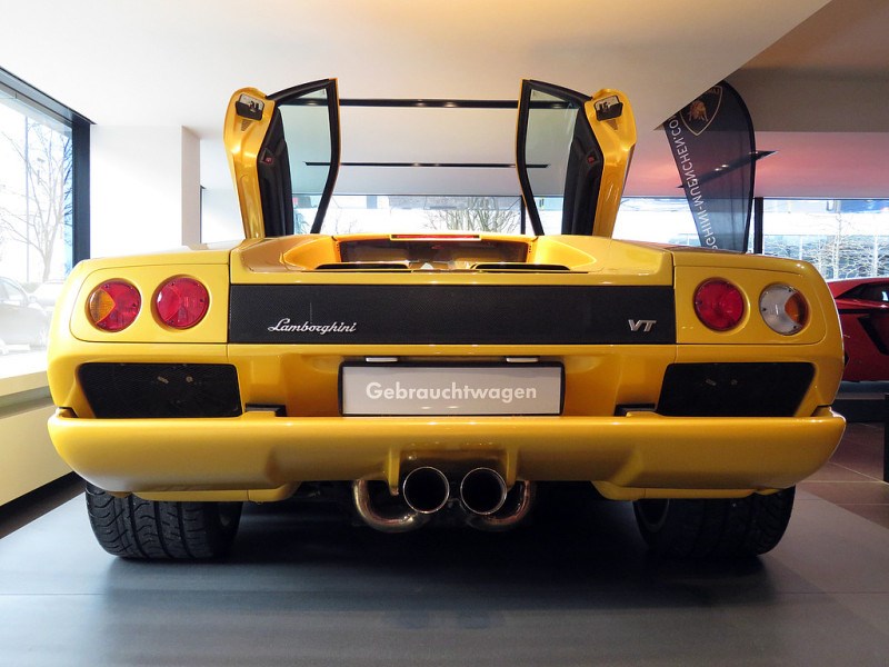 https://sportwagen-versicherungen.de/wp-content/uploads/Lamborghini_Diablo_VT_6.0_2.jpg